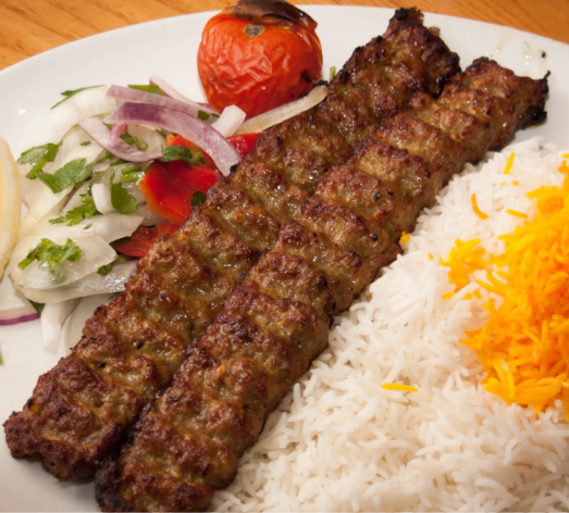Kebab kobidé et riz au safran